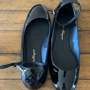 Salvatore Ferragamo black patent leather ballet flats. Size 7